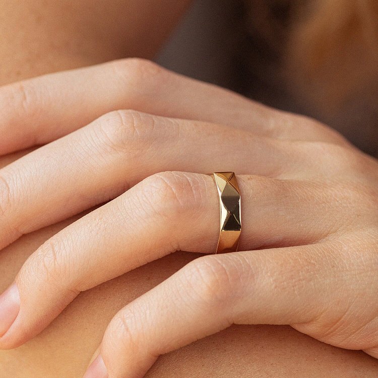 Кольцо "Valerie" в желтом золоте к07583 от ювелирного магазина Оникс - 1