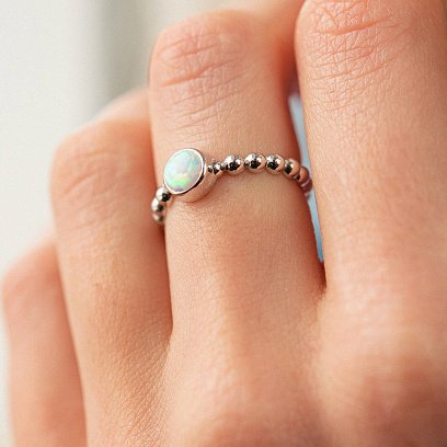 Шариковое кольцо с синт. опалом (белое золото) к07194 №5