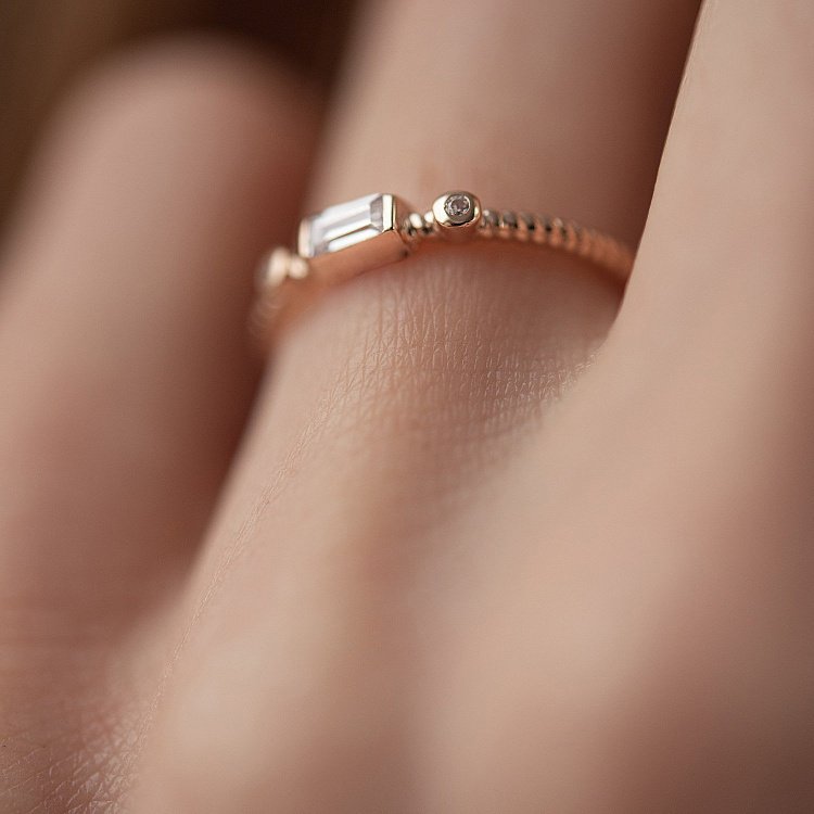 Каблучка "Кайла" у червоному золоті (фіаніти) к07398 від ювелірного магазину Онікс - 4