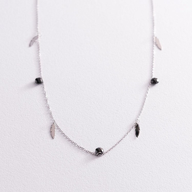 Колье "Перышки" в белом золоте (фианиты) кол02027 от ювелирного магазина Оникс