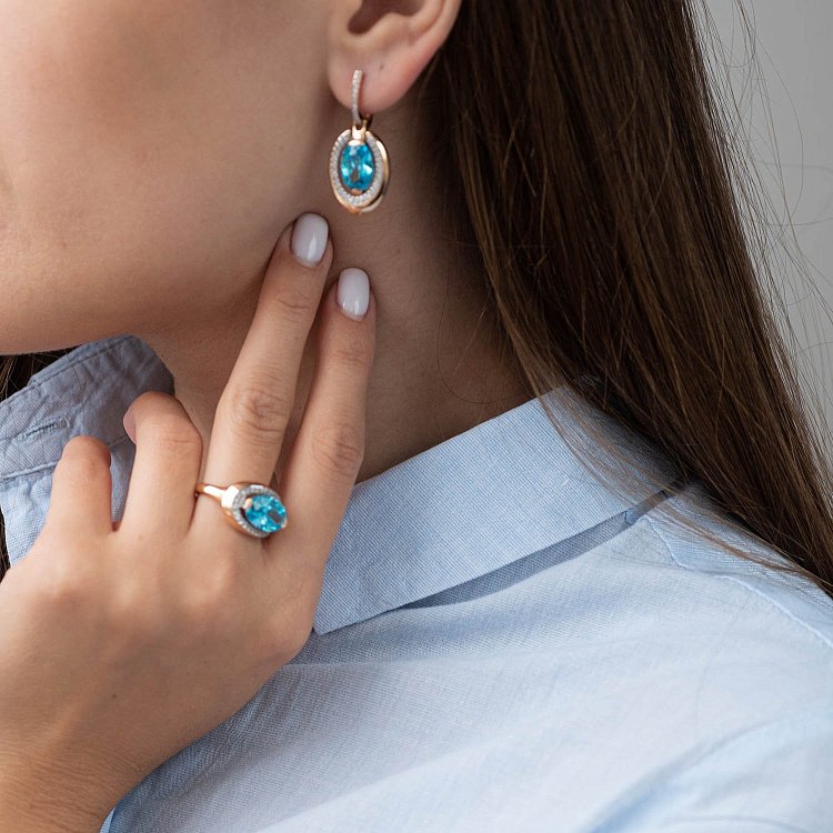 Золотое кольцо (фианиты, голубой топаз) к05442 от ювелирного магазина Оникс - 3