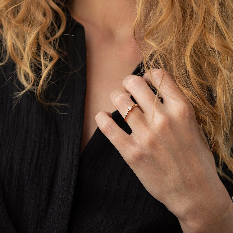 Золотое помолвочное кольцо с бриллиантом кб0511м от ювелирного магазина Оникс - 1