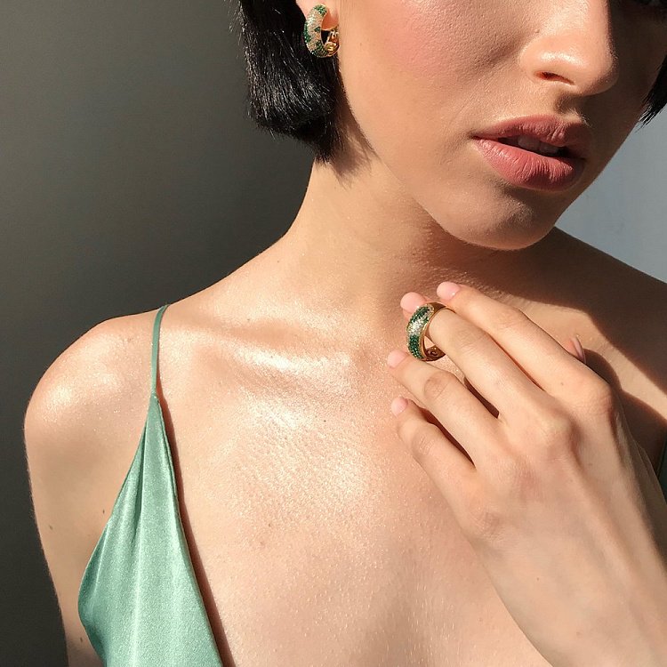 Золотые серьги "Мозаика" с фианитами с05867 от ювелирного магазина Оникс - 4