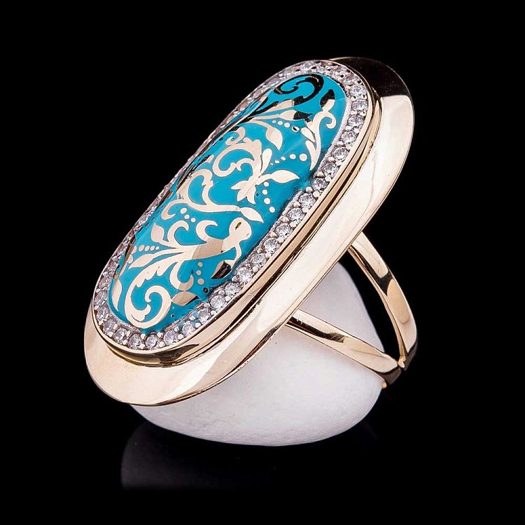 Золота каблучка з емаллю і фіанітами к04232 від ювелірного магазину Онікс - 2