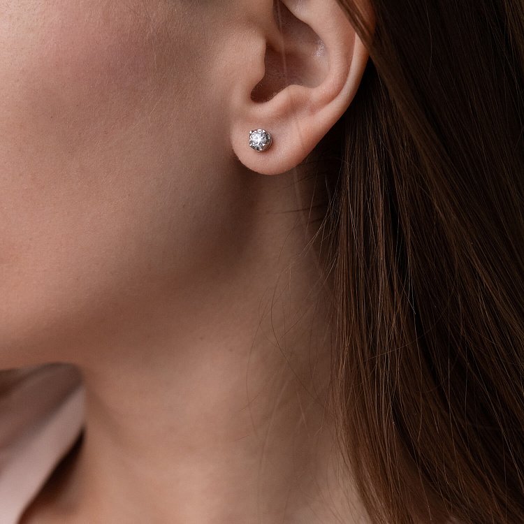 Золотые серьги - пусеты с бриллиантами с178ar от ювелирного магазина Оникс - 1