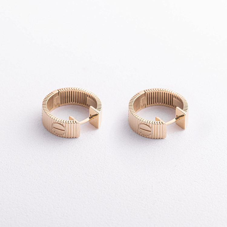 Серьги - кольца "Love" в желтом золоте с09678 от ювелирного магазина Оникс - 1