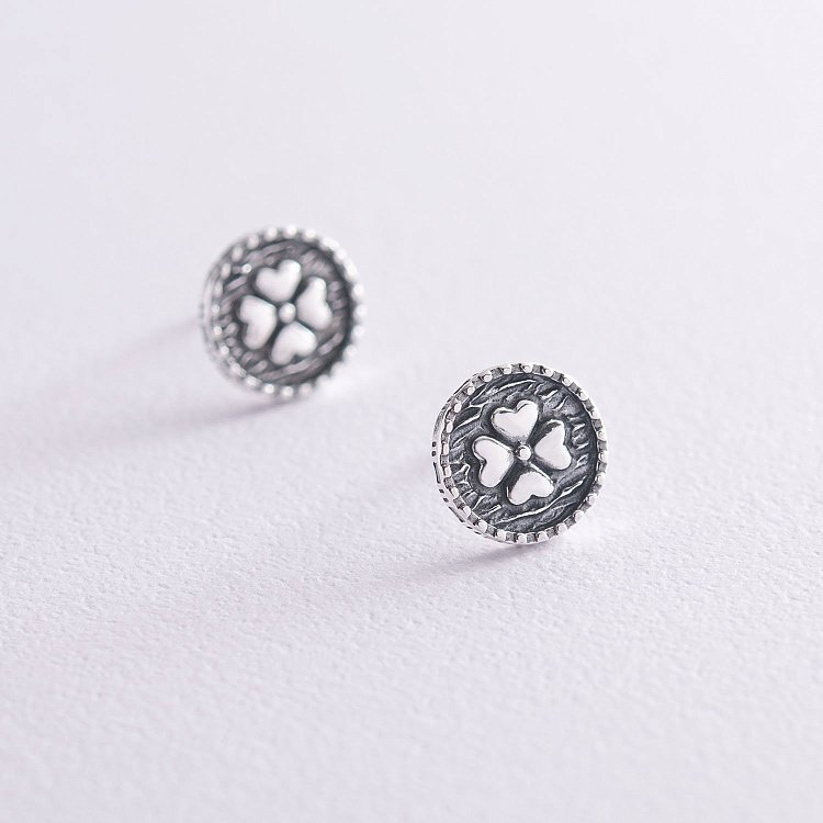 Сережки - пусети "Конюшина" в сріблі (чорніння) 122772 від ювелірного магазину Онікс