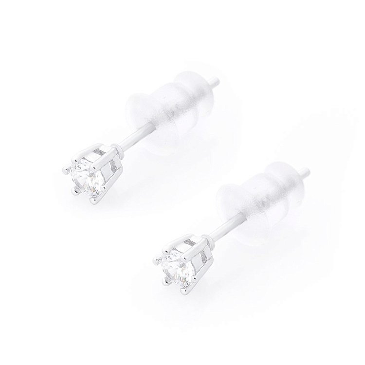 Срібні сережки-гвоздики з фіанітами 122359 від ювелірного магазину Онікс