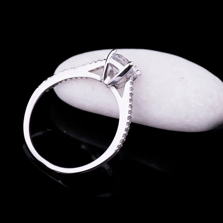 Помолвочное кольцо с фианитами (родий) 111607 от ювелирного магазина Оникс - 2