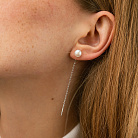 Срібні сережки - протяжки з перлами 123104 от ювелирного магазина Оникс