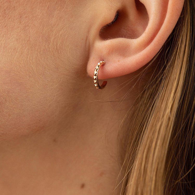 Сережки - пусети "Mona" в червоному золоті mini с08439 від ювелірного магазину Онікс - 3