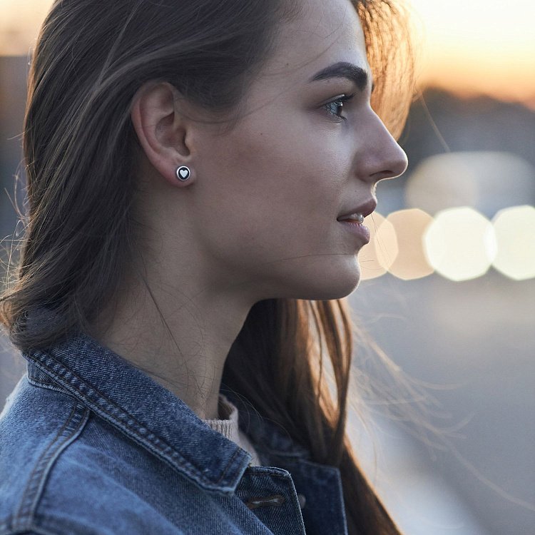 Серебряные серьги-пусеты "Сердечки" (эмаль) 122545 от ювелирного магазина Оникс - 5