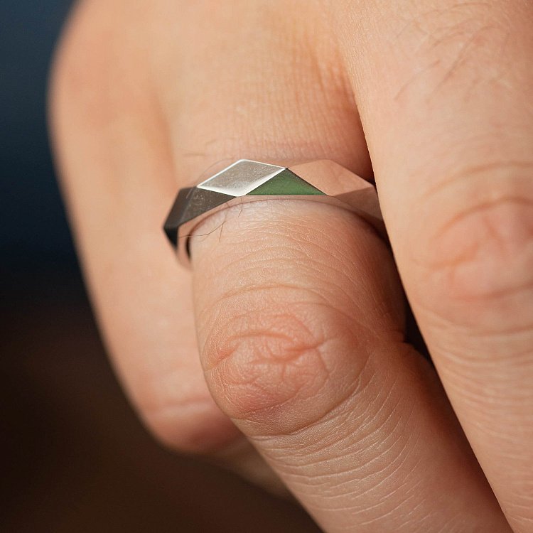 Обручка "Грані" у білому золоті 236821100 від ювелірного магазину Онікс - 1