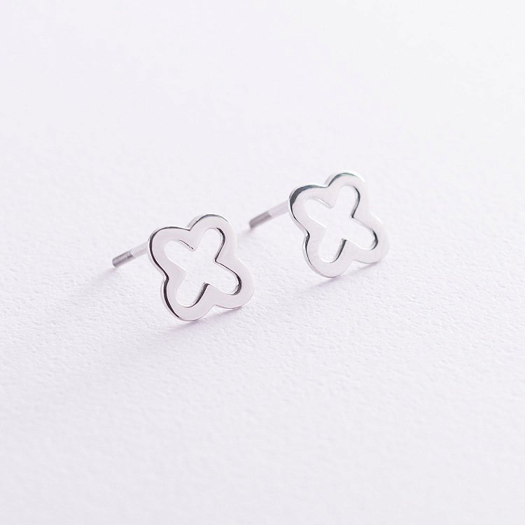 Серьги - пусеты "Клевер" в белом золоте с06987 от ювелирного магазина Оникс - 2