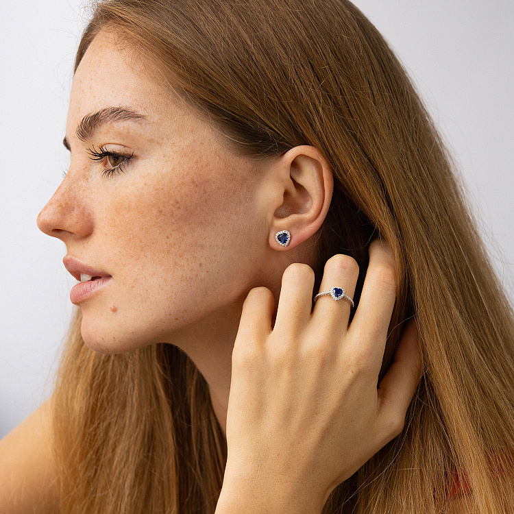 Золотые серьги - пусеты "Сердечки" с бриллиантами и сапфирами сб0590lg от ювелирного магазина Оникс - 3