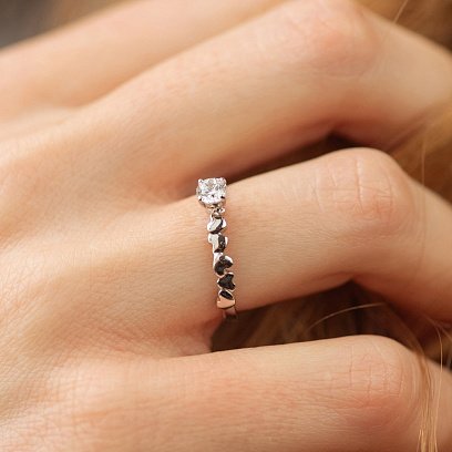 Золотое помолвочное кольцо c сердечками (фианит) к07644 №4