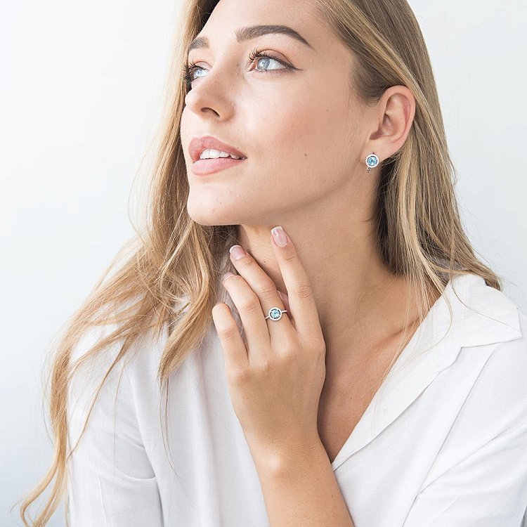 Золота каблучка з блакитним топазом і фіанітами к04628 - 4 Золота каблучка з блакитним топазом і фіанітами к04628 від ювелірного магазину Онікс - 4