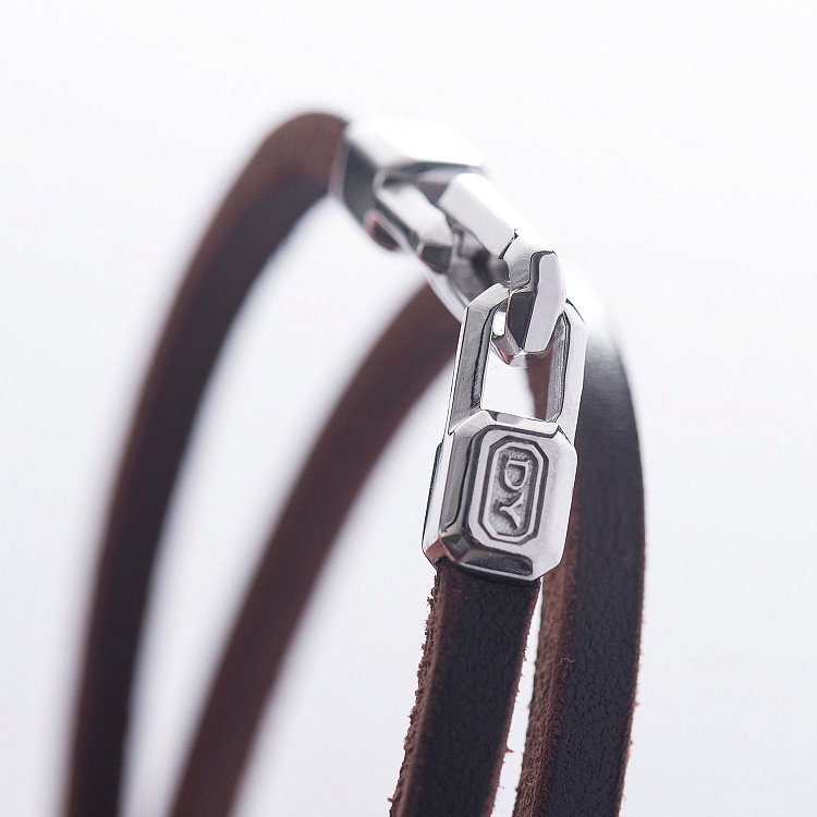 Кожаный браслет с серебряной застежкой б-005 от ювелирного магазина Оникс - 1