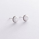 Сережки - пусети з перлами (срібло) 121024 от ювелирного магазина Оникс