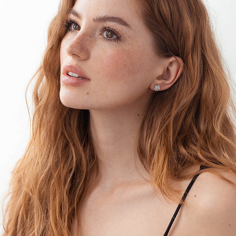 Золоті сережки - пусети "Конюшина" з діамантами 311971121 від ювелірного магазину Онікс - 3