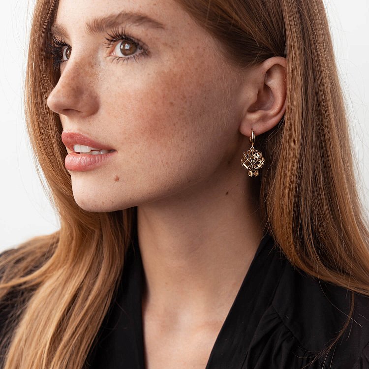 Серьги - кольца "Пантеры" в желтом золоте с08013 от ювелирного магазина Оникс - 1