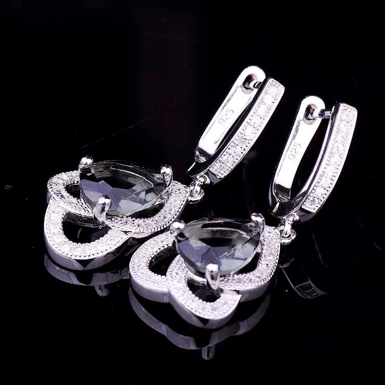 Серебряные сережки (фианит, шпинель) с027 от ювелирного магазина Оникс - 2