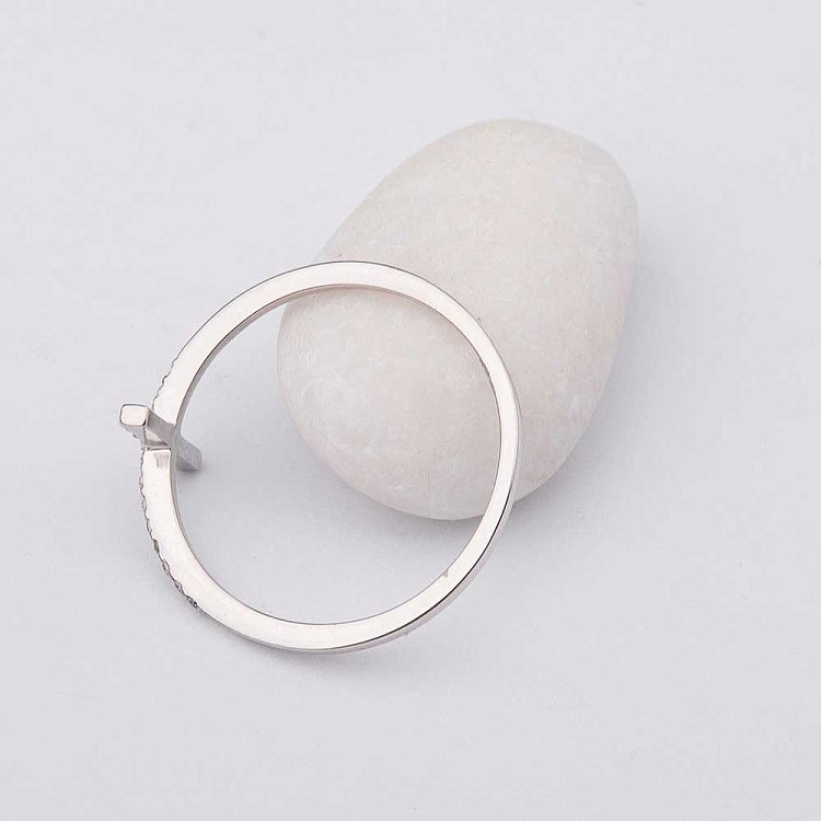 Золота каблучка "Хрестик" з фіанітами к363 від ювелірного магазину Онікс - 1