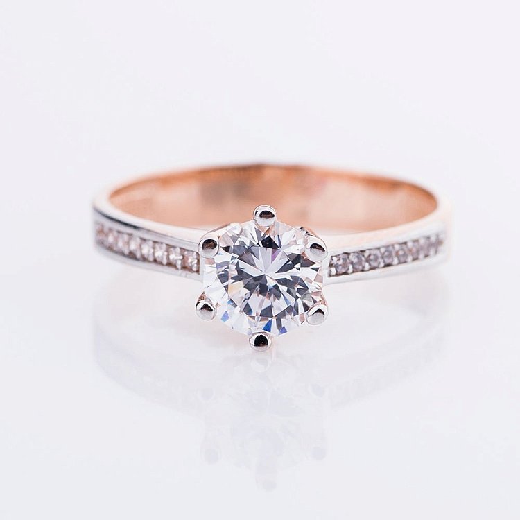 Помолвочное кольцо с фианитами к04736 от ювелирного магазина Оникс - 2