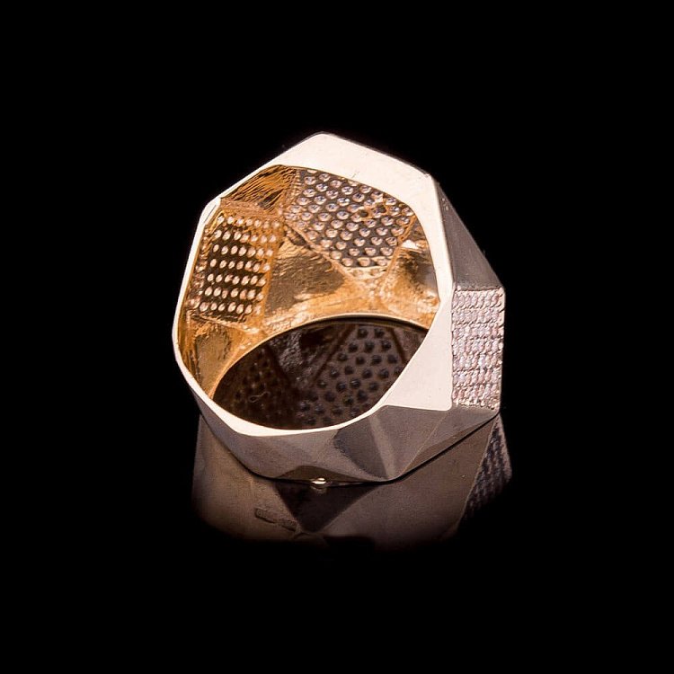 Золота каблучка з фіанітами к04320 від ювелірного магазину Онікс - 1