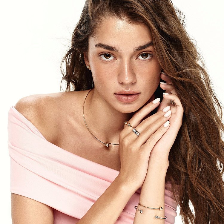 Жорсткий браслет "Кульки" (біле золото) б05474 від ювелірного магазину Онікс - 2