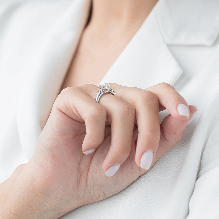 Каблучка в платині з діамантами кб0314lg від ювелірного магазину Онікс - 1