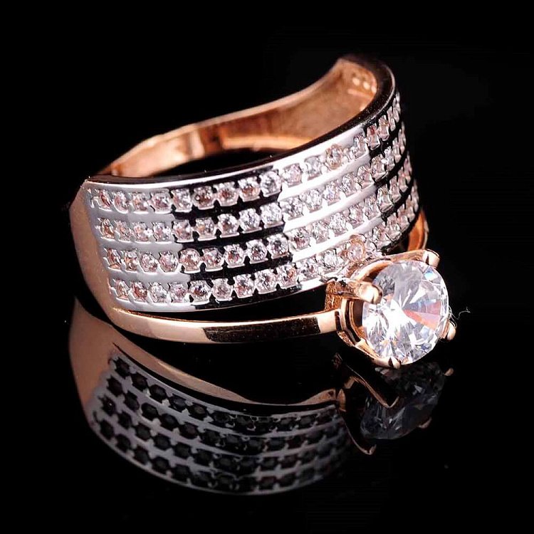 Золотое кольцо с фианитами к02604 от ювелирного магазина Оникс