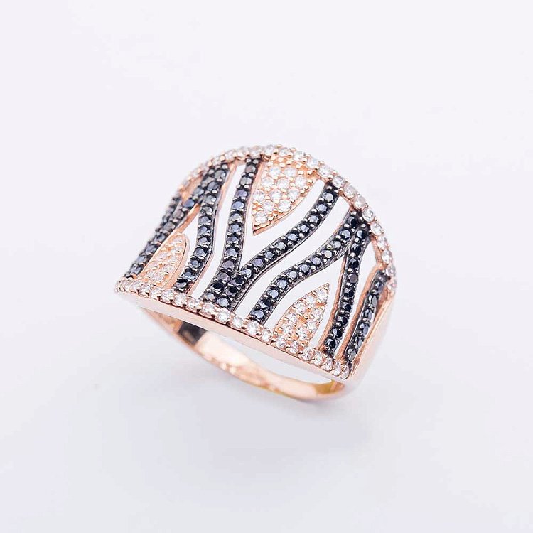 Золотое кольцо с фианитами к03455 от ювелирного магазина Оникс