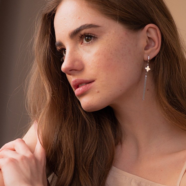 Серьги "Клевер" в белом золоте с06861 - 4 Серьги "Клевер" в белом золоте с06861 от ювелирного магазина Оникс - 4