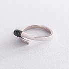 Серебряное кольцо "Спичка" (черные фианиты) 112595 от ювелирного магазина Оникс - 1