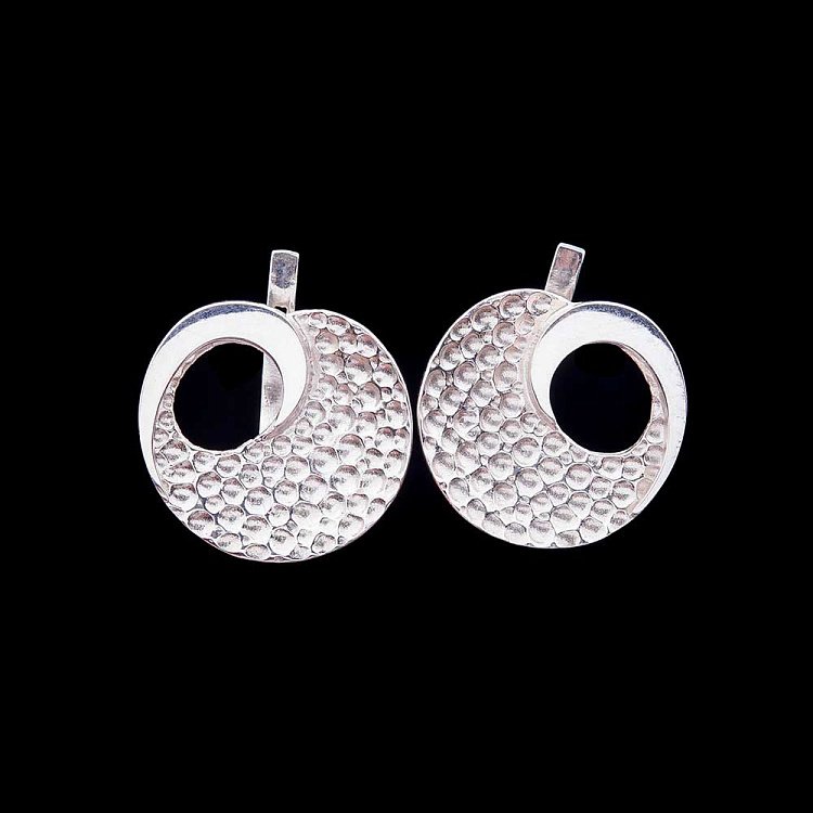 Срібні сережки "Яблука" (фіаніти) 12577 Срібні сережки "Яблука" (фіаніти) 12577 від ювелірного магазину Онікс