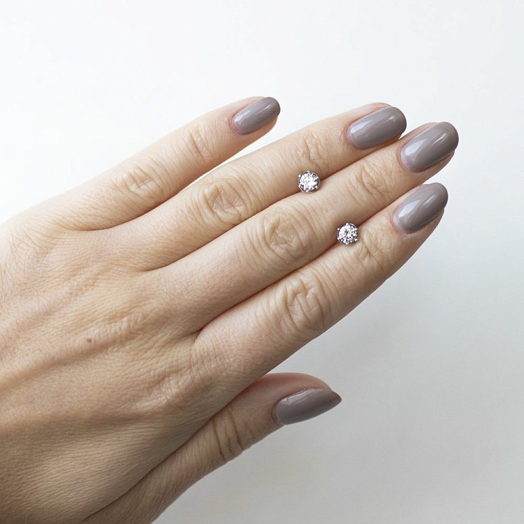 Золоті сережки-пусети з фіанітом с04760 від ювелірного магазину Онікс - 5