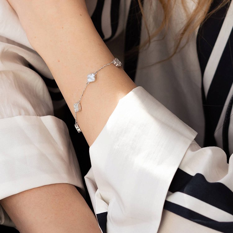 Браслет "Конюшина" з перламутром mini (біле золото) б05248 від ювелірного магазину Онікс - 7