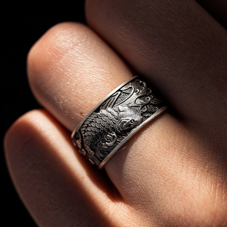 Срібна каблучка "Японські коропи Кої та хвилі" 7020 від ювелірного магазину Онікс - 11