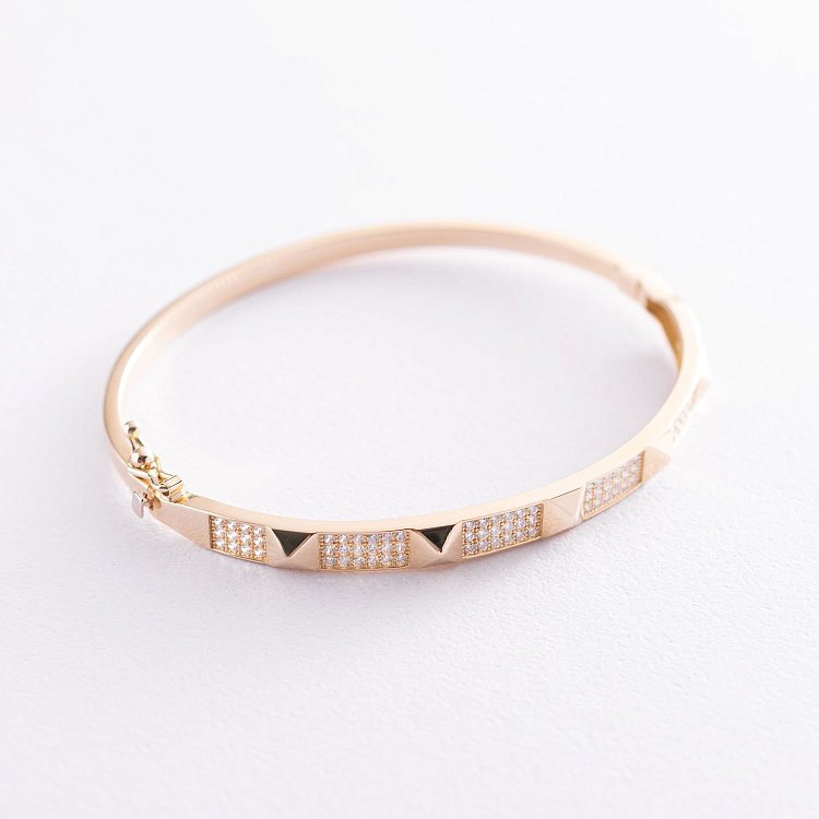 Жесткий золотой браслет (фианиты) б04497 от ювелирного магазина Оникс