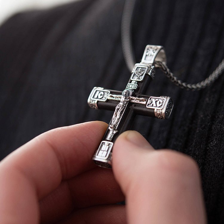 Срібний хрест "Розп'яття. Спаси та Збережи" з ебеновим деревом 981 від ювелірного магазину Онікс - 1