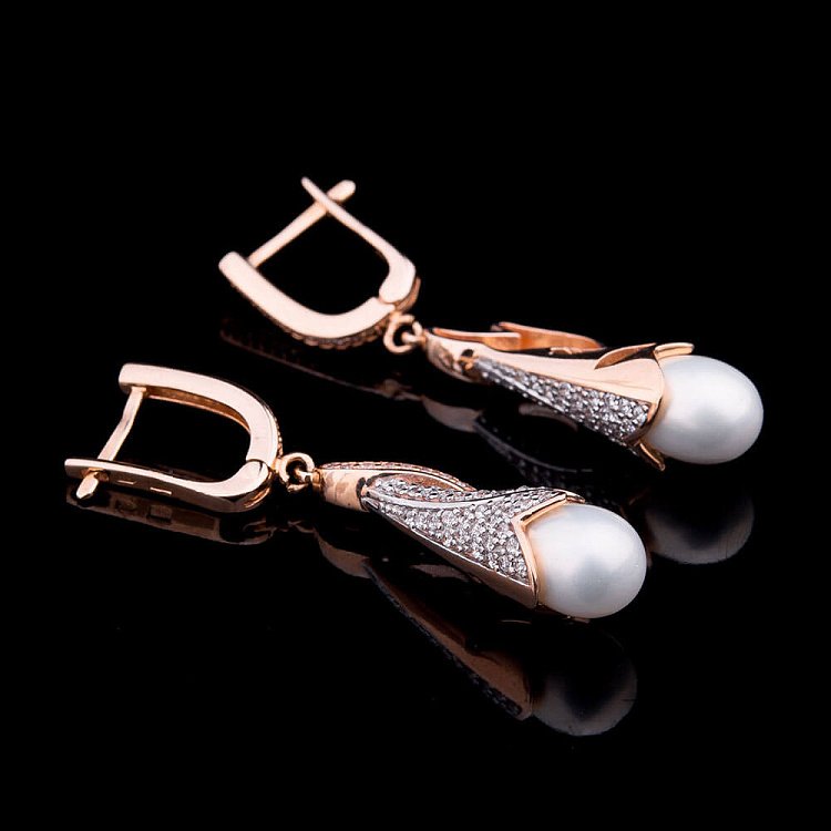 Золотые серьги с жемчугом и фианитами с03496 от ювелирного магазина Оникс - 2