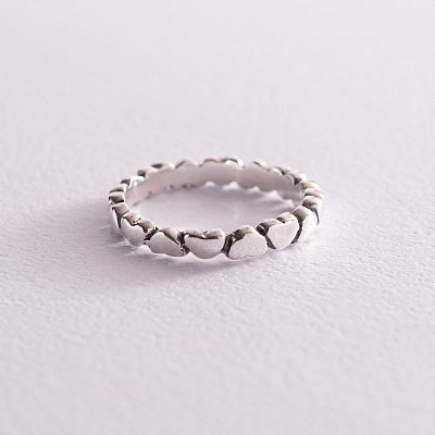 Серебряное кольцо с сердечками 112009