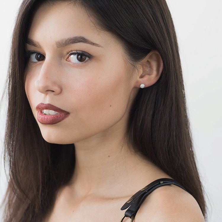 Золоті сережки-пусети з діамантами T03084K від ювелірного магазину Онікс - 3