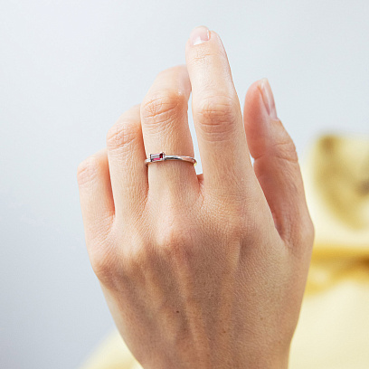 Срібна каблучка з синтетичним рубіном 1923/1р-HRUB №4