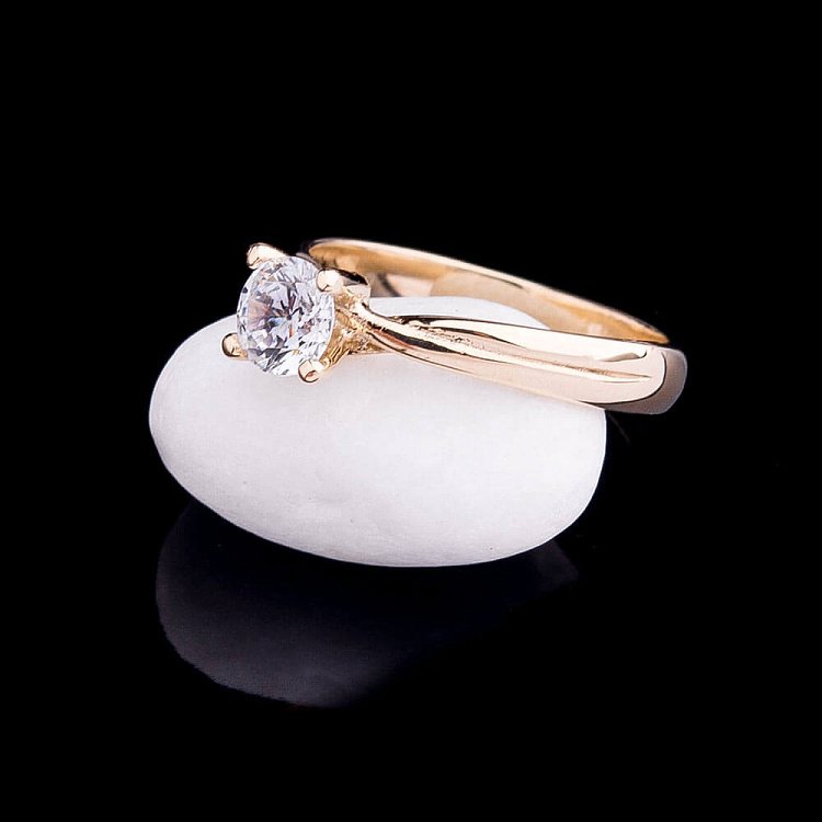 Помолвочное кольцо с фианитом к03962 от ювелирного магазина Оникс - 1