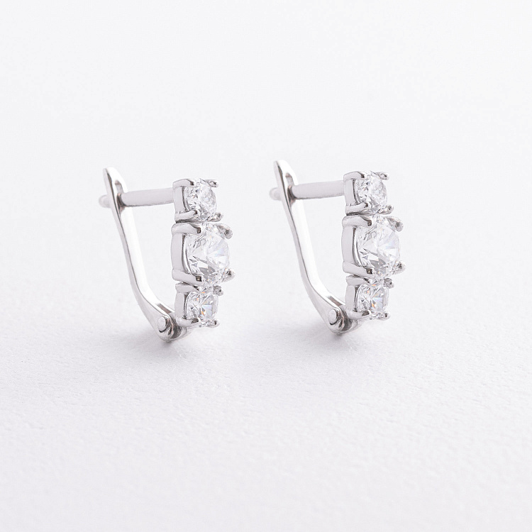 Срібні сережки з фіанітами 902-00620 від ювелірного магазину Онікс