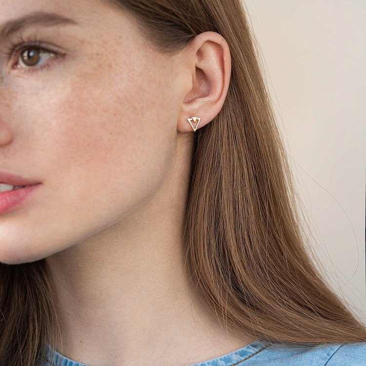 Сережки-пусети "Трикутники" (червоне золото) с06973 від ювелірного магазину Онікс - 1