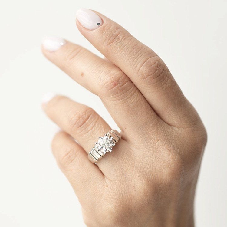 Золота каблучка з фіанітом к01886 від ювелірного магазину Онікс - 4