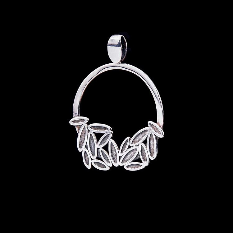 Срібний кулон 131077 Срібний кулон 131077 від ювелірного магазину Онікс